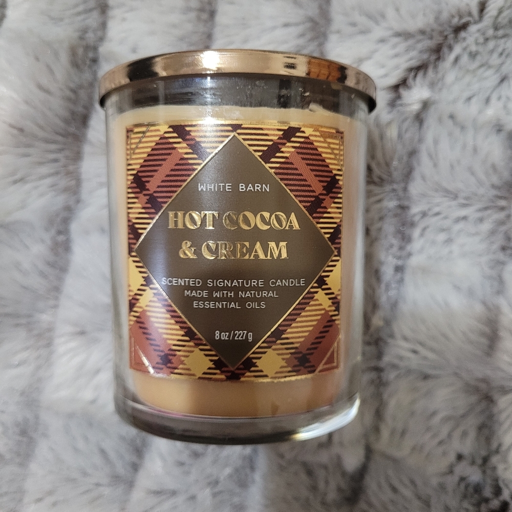 5 for $25 deals  bath and Body Single Wick Candle New 8oz Hot Cocoa and Cream...
